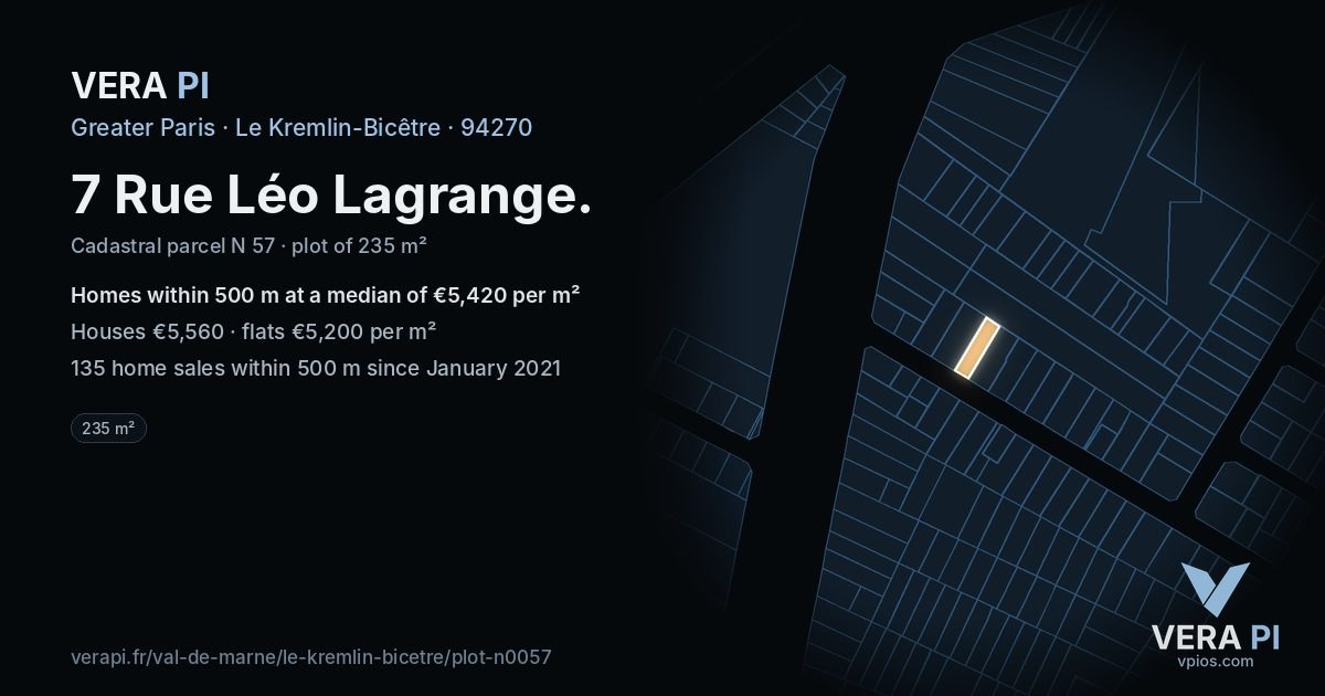 7 Rue Léo Lagrange, Le Kremlin-Bicêtre at night – the plot lit, the parcels around coloured by the prices near them