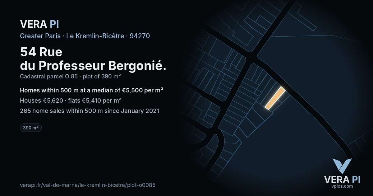 54 Rue du Professeur Bergonié, Le Kremlin-Bicêtre at night – the plot lit, the parcels around coloured by the prices near them