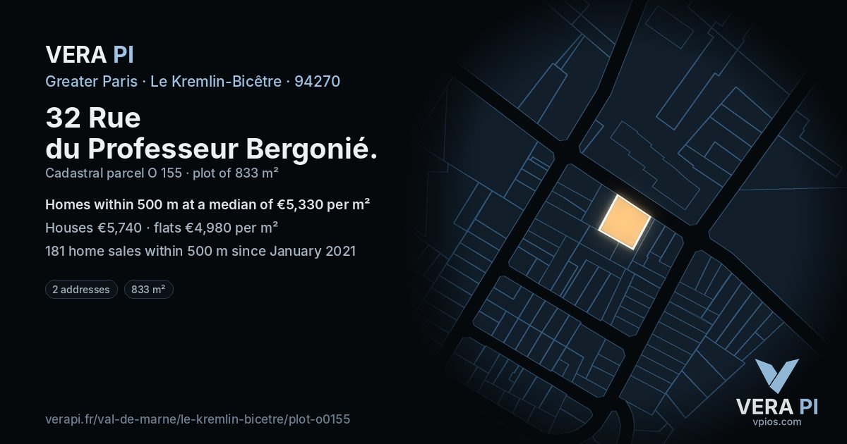 32 Rue du Professeur Bergonié, Le Kremlin-Bicêtre at night – the plot lit, the parcels around coloured by the prices near them