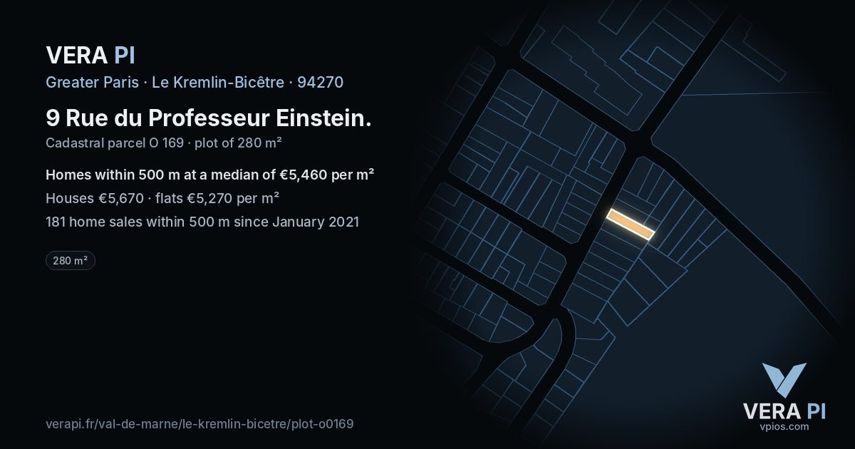 9 Rue du Professeur Einstein, Le Kremlin-Bicêtre at night – the plot lit, the parcels around coloured by the prices near them