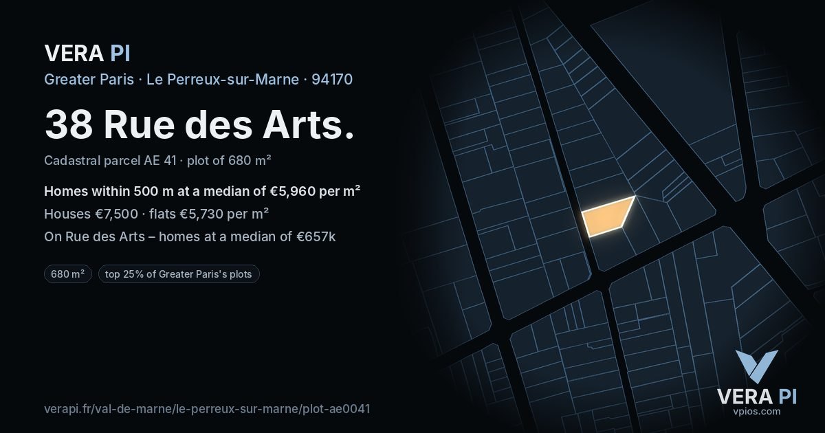 38 Rue des Arts, Le Perreux-sur-Marne at night – the plot lit, the parcels around coloured by the prices near them