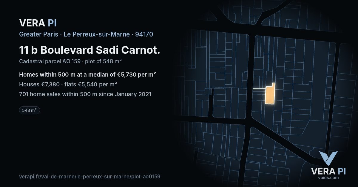11 b Boulevard Sadi Carnot, Le Perreux-sur-Marne at night – the plot lit, the parcels around coloured by the prices near them