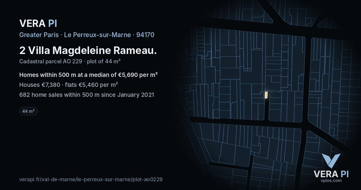 2 Villa Magdeleine Rameau, Le Perreux-sur-Marne at night – the plot lit, the parcels around coloured by the prices near them