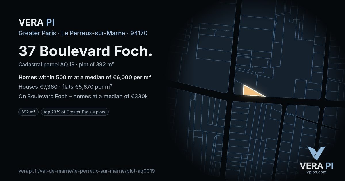 37 Boulevard Foch, Le Perreux-sur-Marne at night – the plot lit, the parcels around coloured by the prices near them