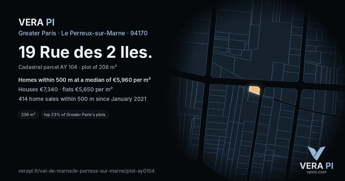 19 Rue des 2 Iles, Le Perreux-sur-Marne at night – the plot lit, the parcels around coloured by the prices near them