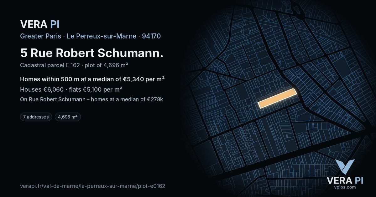 5 Rue Robert Schumann, Le Perreux-sur-Marne at night – the plot lit, the parcels around coloured by the prices near them