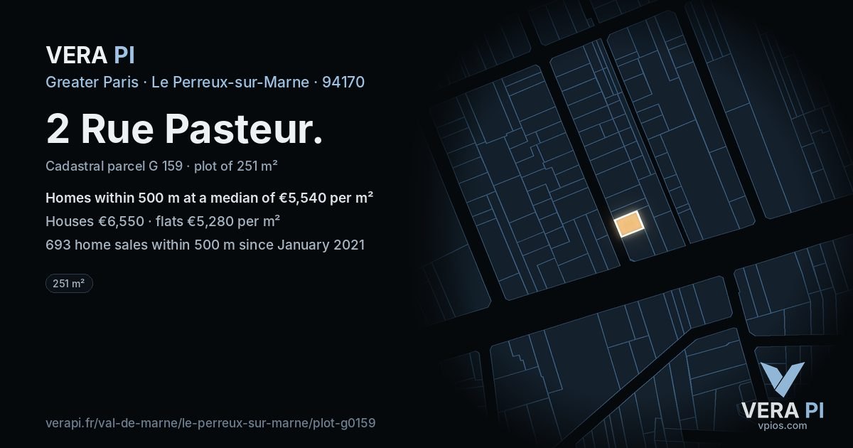 2 Rue Pasteur, Le Perreux-sur-Marne at night – the plot lit, the parcels around coloured by the prices near them