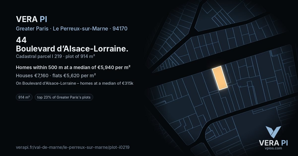 44 Boulevard d’Alsace-Lorraine, Le Perreux-sur-Marne at night – the plot lit, the parcels around coloured by the prices near them