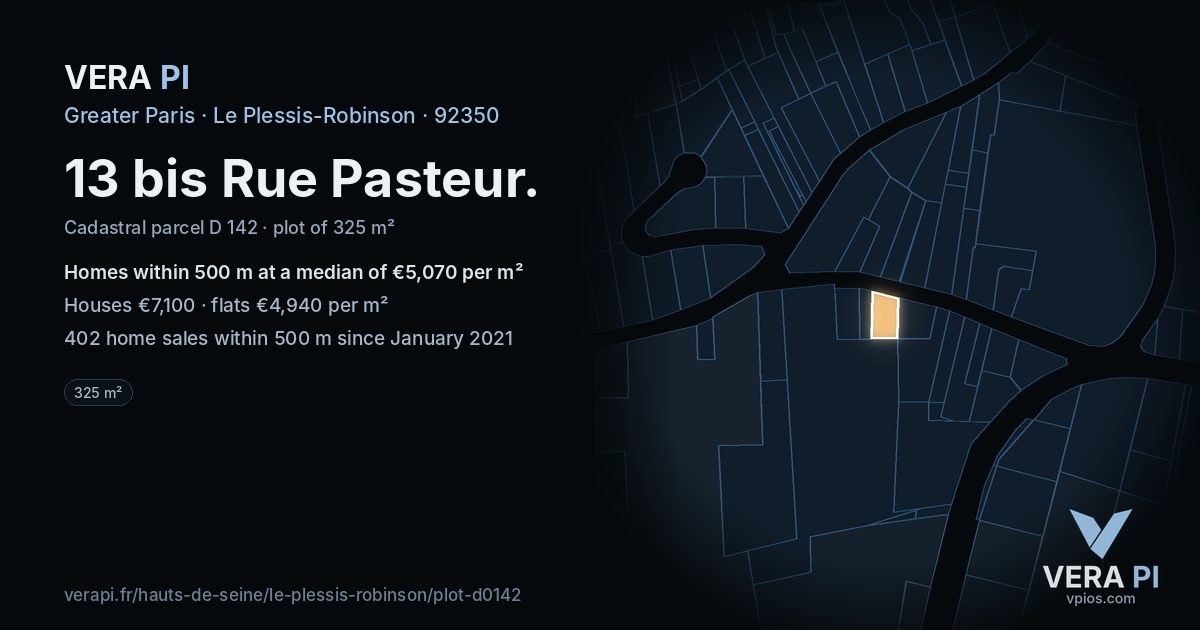 13 bis Rue Pasteur, Le Plessis-Robinson at night – the plot lit, the parcels around coloured by the prices near them