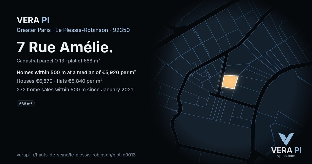 7 Rue Amélie, Le Plessis-Robinson at night – the plot lit, the parcels around coloured by the prices near them