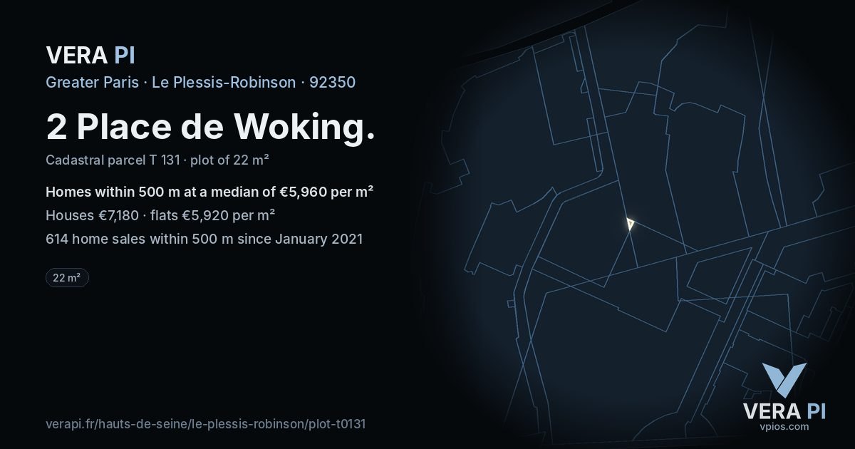 2 Place de Woking, Le Plessis-Robinson at night – the plot lit, the parcels around coloured by the prices near them