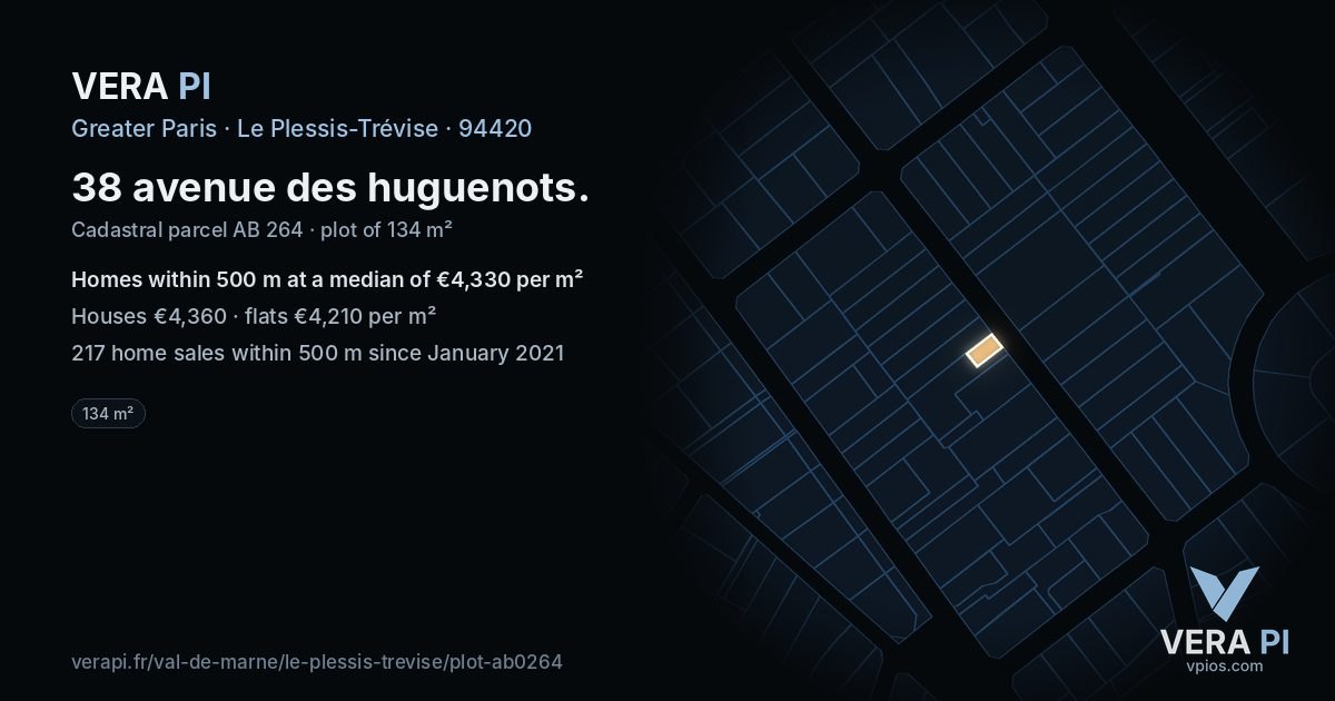 38 avenue des huguenots, Le Plessis-Trévise at night – the plot lit, the parcels around coloured by the prices near them