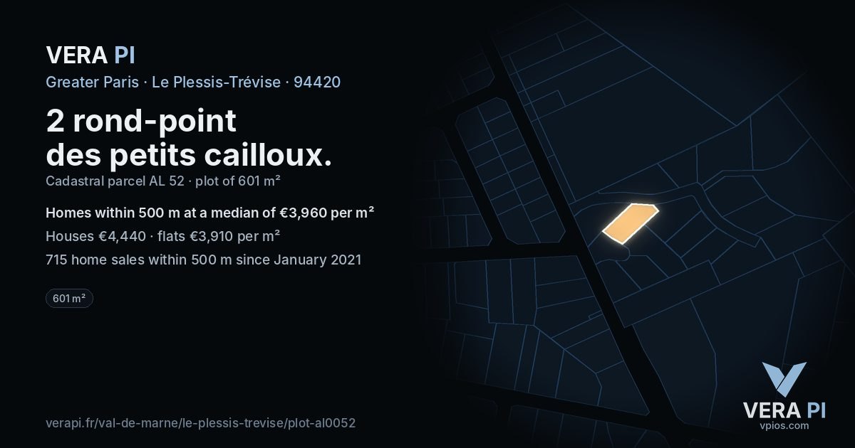 2 rond-point des petits cailloux, Le Plessis-Trévise at night – the plot lit, the parcels around coloured by the prices near them