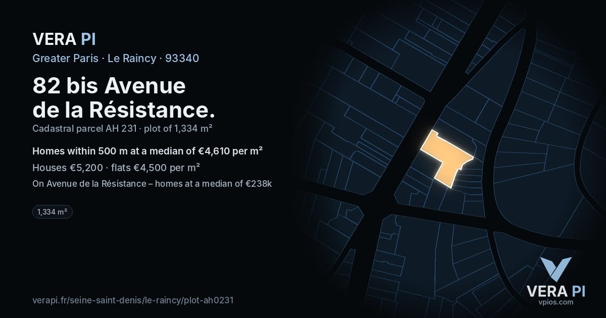 82 bis Avenue de la Résistance, Le Raincy at night – the plot lit, the parcels around coloured by the prices near them