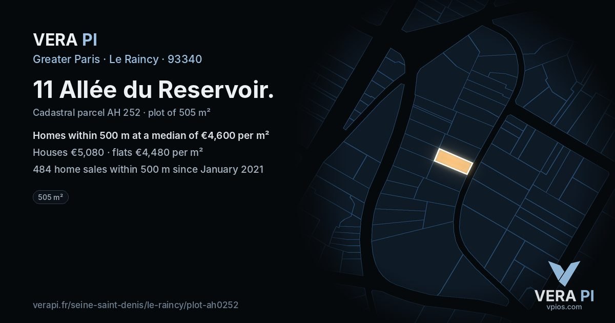 11 Allée du Reservoir, Le Raincy at night – the plot lit, the parcels around coloured by the prices near them
