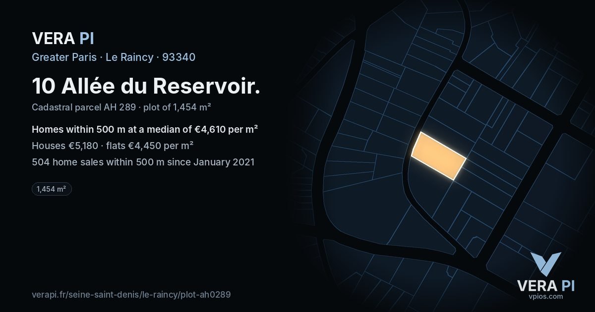 10 Allée du Reservoir, Le Raincy at night – the plot lit, the parcels around coloured by the prices near them