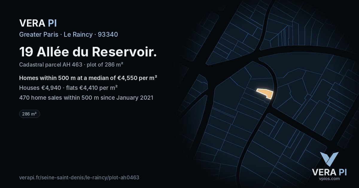 19 Allée du Reservoir, Le Raincy at night – the plot lit, the parcels around coloured by the prices near them