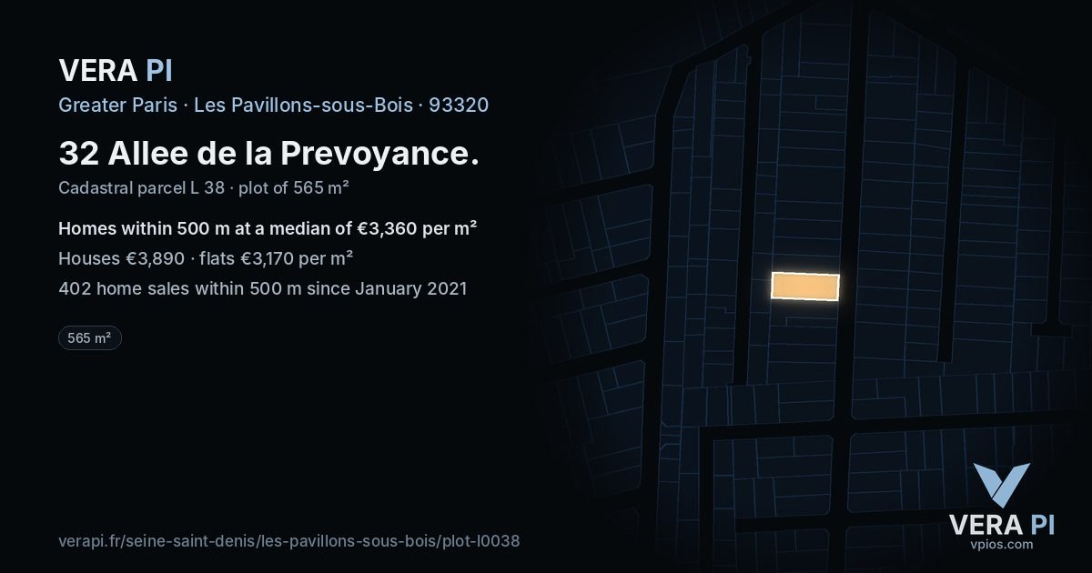 32 Allee de la Prevoyance, Les Pavillons-sous-Bois at night – the plot lit, the parcels around coloured by the prices near them