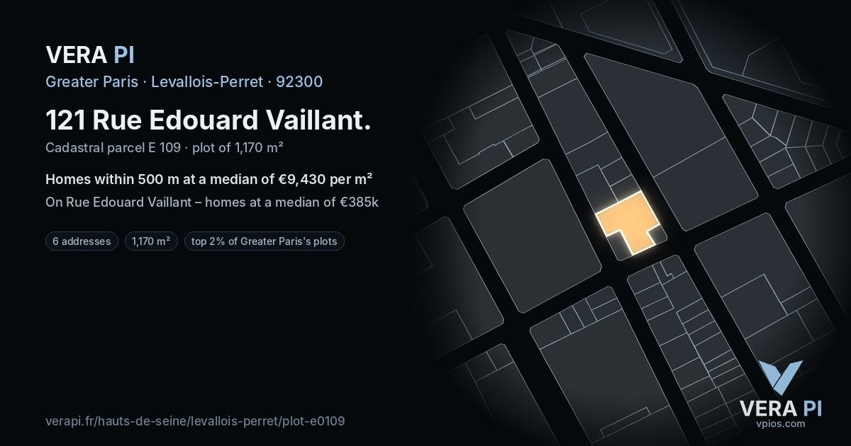 121 Rue Edouard Vaillant, Levallois-Perret at night – the plot lit, the parcels around coloured by the prices near them