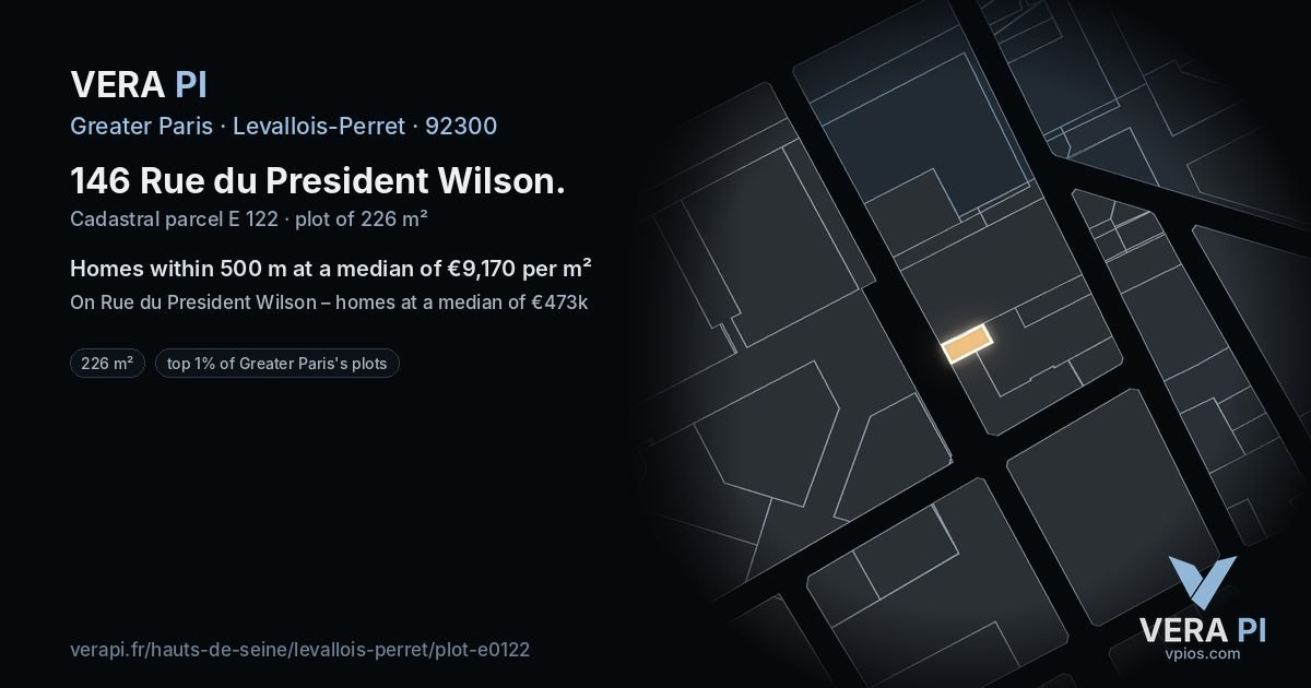 146 Rue du President Wilson, Levallois-Perret at night – the plot lit, the parcels around coloured by the prices near them