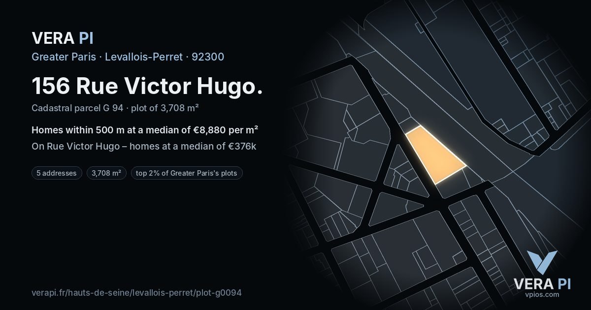156 Rue Victor Hugo, Levallois-Perret at night – the plot lit, the parcels around coloured by the prices near them