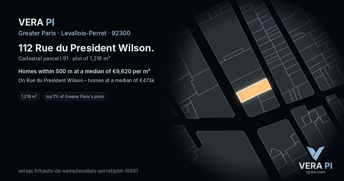 112 Rue du President Wilson, Levallois-Perret at night – the plot lit, the parcels around coloured by the prices near them