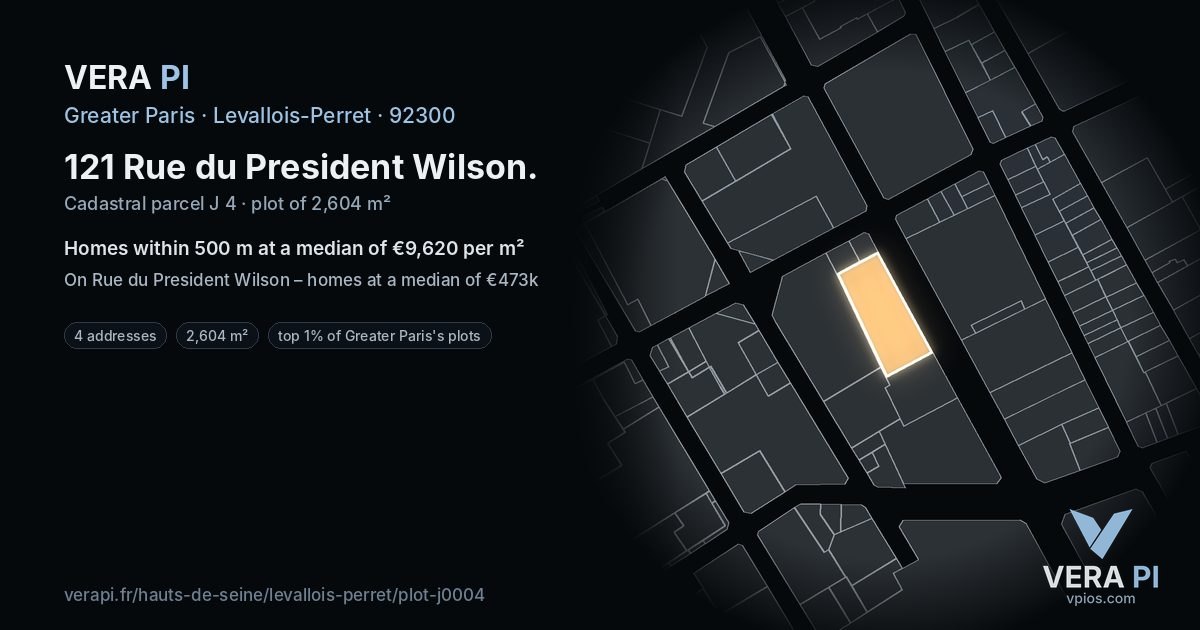 121 Rue du President Wilson, Levallois-Perret at night – the plot lit, the parcels around coloured by the prices near them
