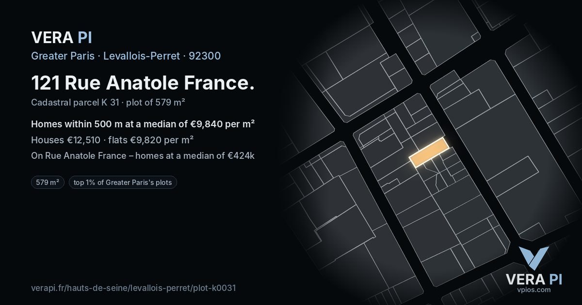 121 Rue Anatole France, Levallois-Perret at night – the plot lit, the parcels around coloured by the prices near them