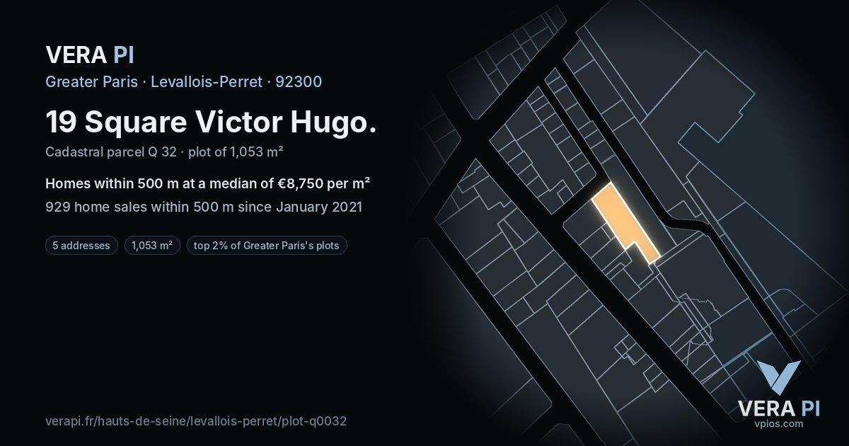 19 Square Victor Hugo, Levallois-Perret at night – the plot lit, the parcels around coloured by the prices near them