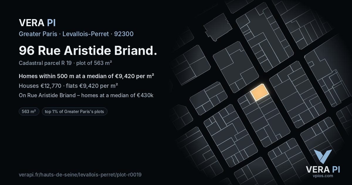 96 Rue Aristide Briand, Levallois-Perret at night – the plot lit, the parcels around coloured by the prices near them