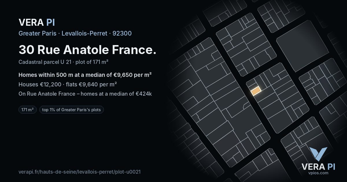 30 Rue Anatole France, Levallois-Perret at night – the plot lit, the parcels around coloured by the prices near them