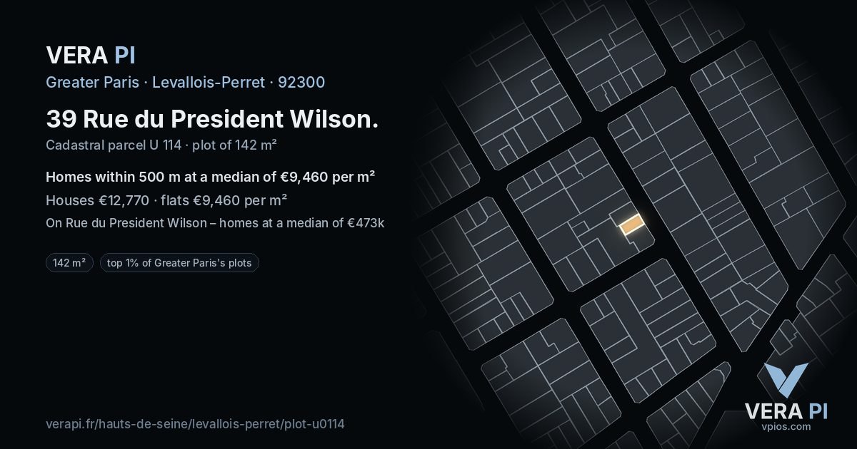 39 Rue du President Wilson, Levallois-Perret at night – the plot lit, the parcels around coloured by the prices near them