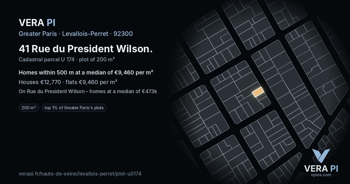 41 Rue du President Wilson, Levallois-Perret at night – the plot lit, the parcels around coloured by the prices near them