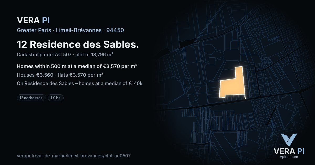 12 Residence des Sables, Limeil-Brévannes at night – the plot lit, the parcels around coloured by the prices near them