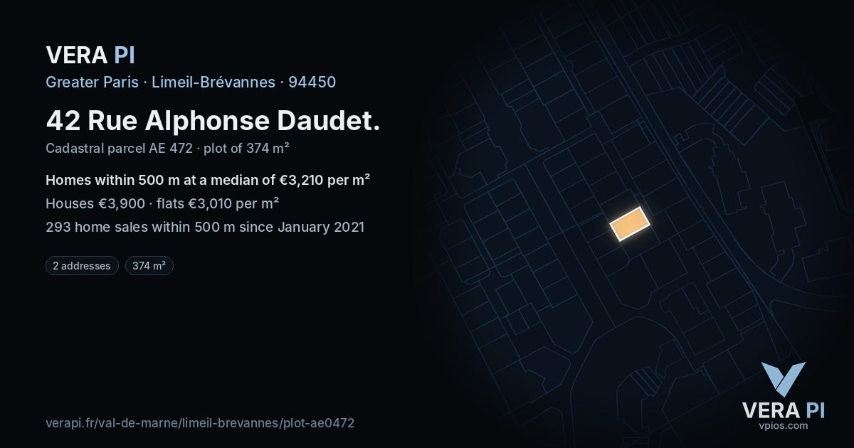42 Rue Alphonse Daudet, Limeil-Brévannes at night – the plot lit, the parcels around coloured by the prices near them
