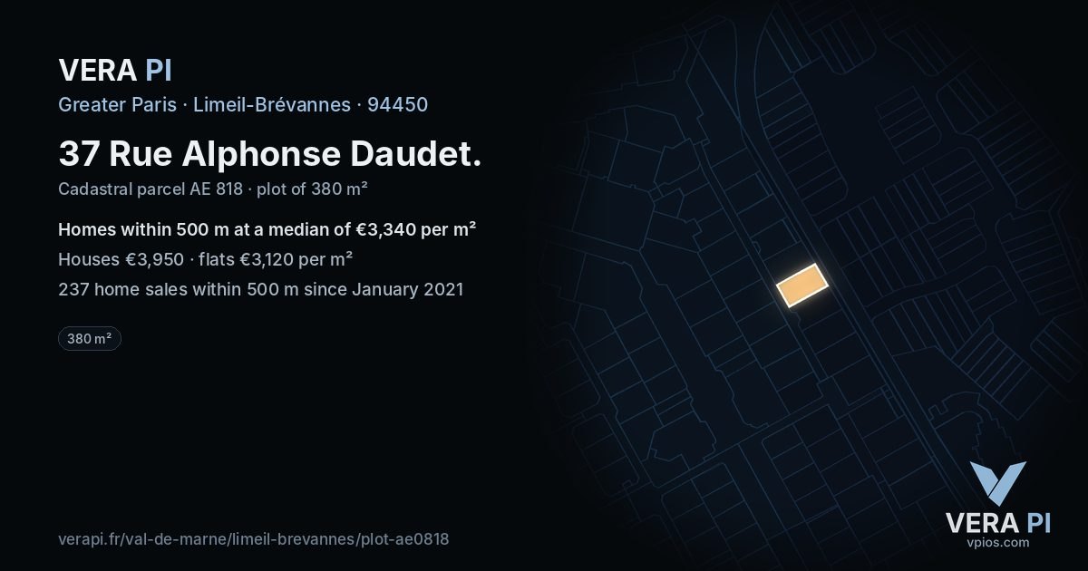 37 Rue Alphonse Daudet, Limeil-Brévannes at night – the plot lit, the parcels around coloured by the prices near them