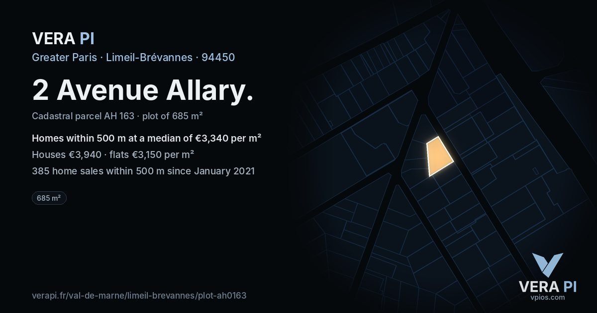 2 Avenue Allary, Limeil-Brévannes at night – the plot lit, the parcels around coloured by the prices near them