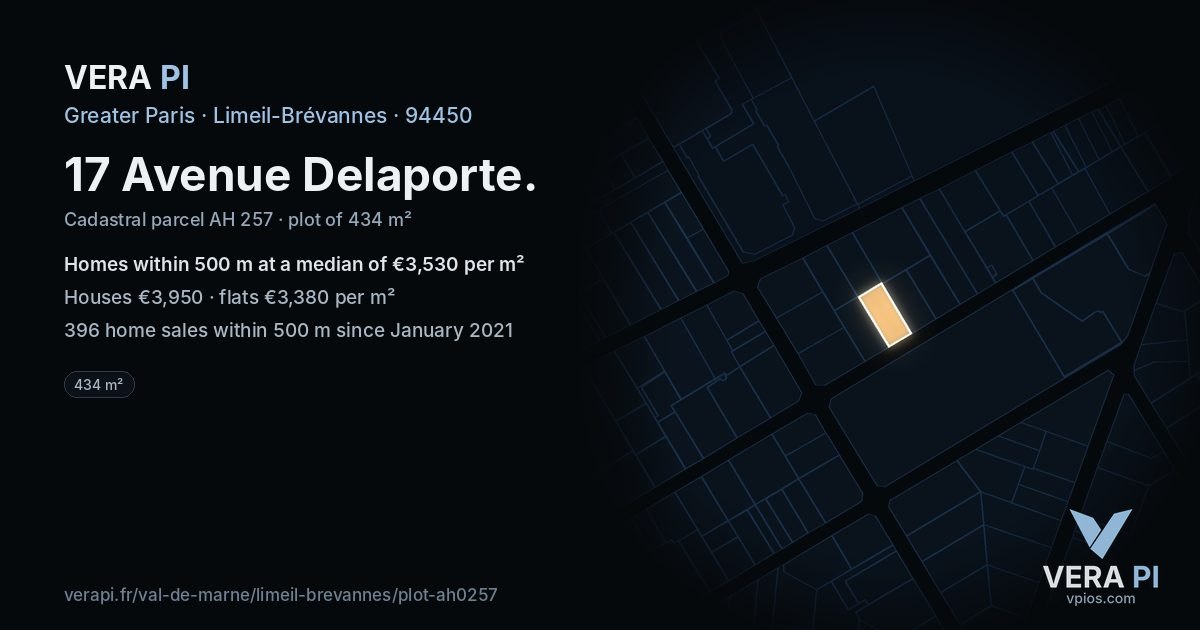 17 Avenue Delaporte, Limeil-Brévannes at night – the plot lit, the parcels around coloured by the prices near them
