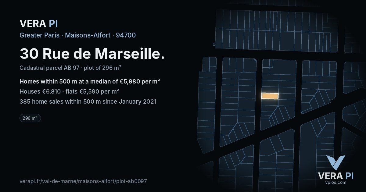 30 Rue de Marseille, Maisons-Alfort at night – the plot lit, the parcels around coloured by the prices near them