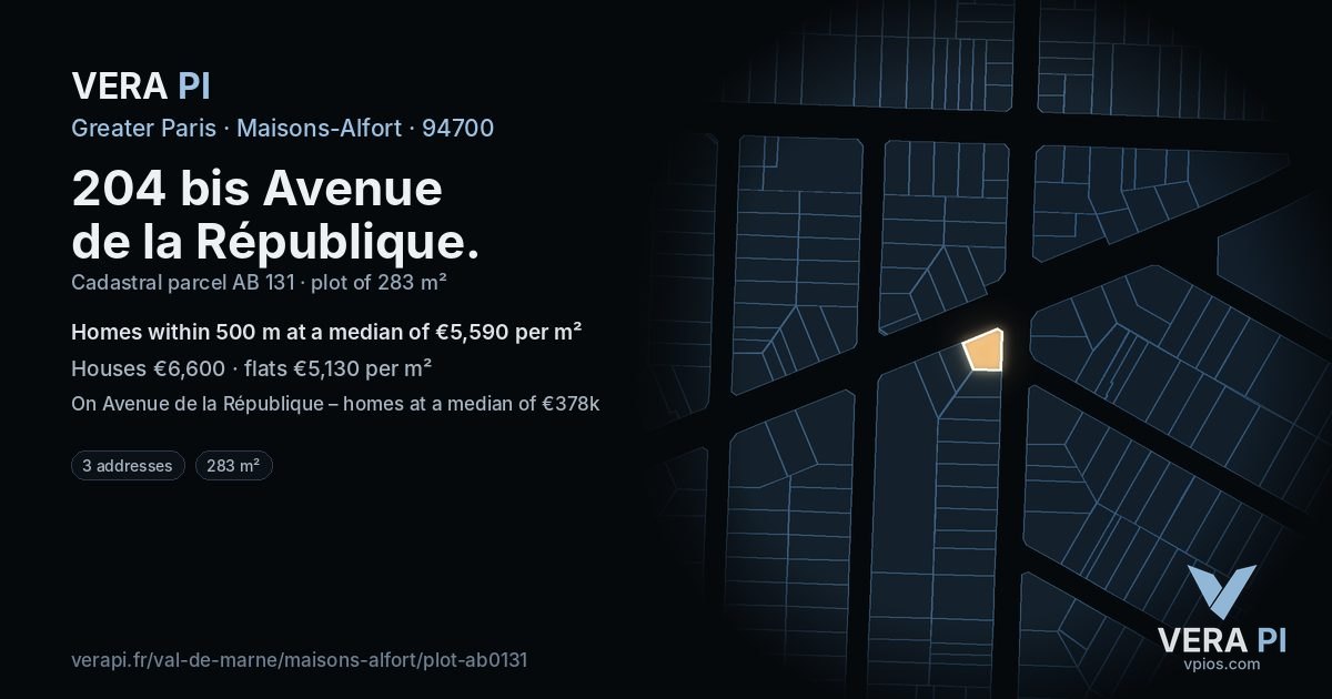 204 bis Avenue de la République, Maisons-Alfort at night – the plot lit, the parcels around coloured by the prices near them