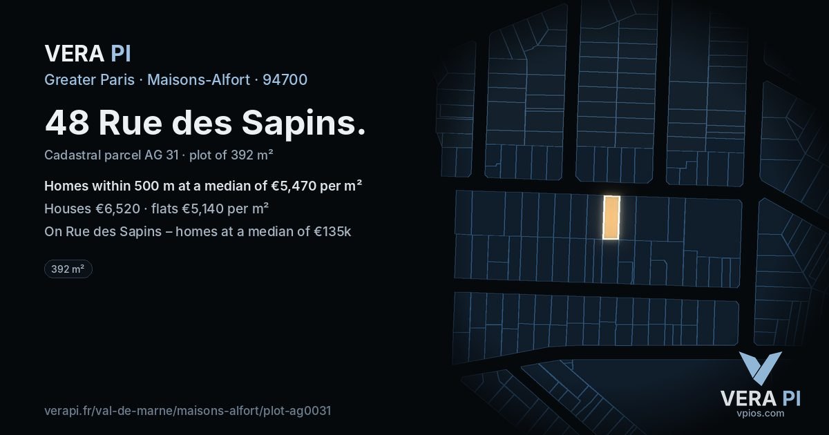 48 Rue des Sapins, Maisons-Alfort at night – the plot lit, the parcels around coloured by the prices near them