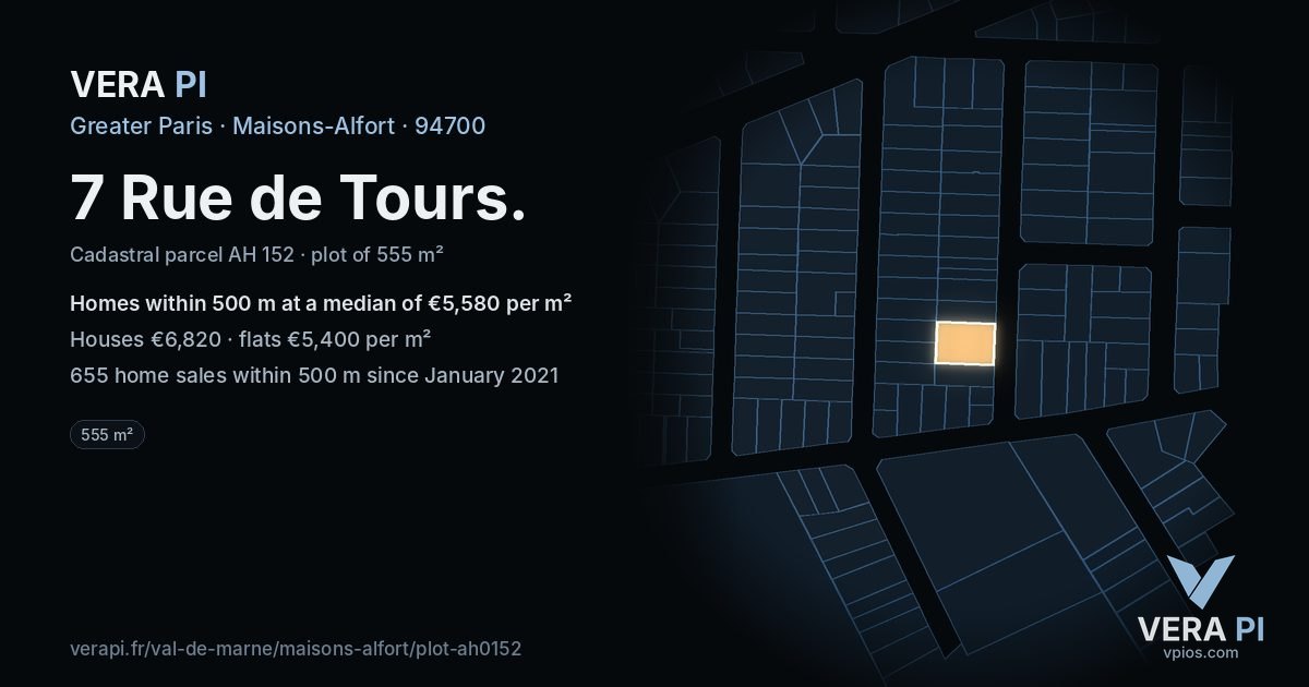 7 Rue de Tours, Maisons-Alfort at night – the plot lit, the parcels around coloured by the prices near them
