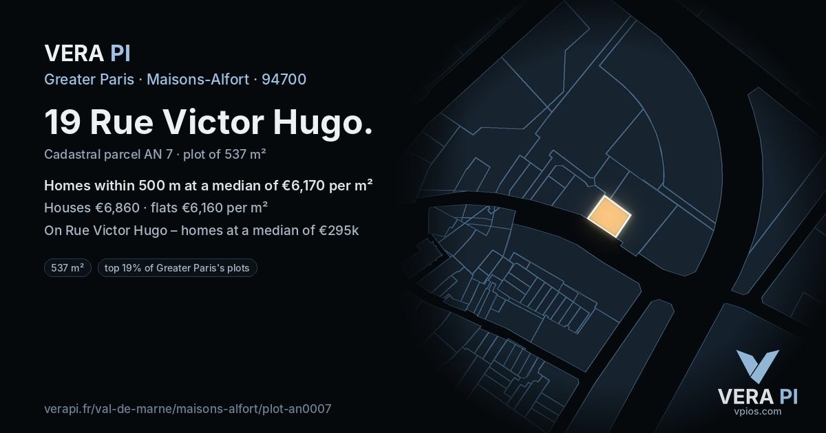 19 Rue Victor Hugo, Maisons-Alfort at night – the plot lit, the parcels around coloured by the prices near them