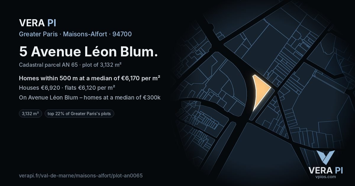 5 Avenue Léon Blum, Maisons-Alfort at night – the plot lit, the parcels around coloured by the prices near them