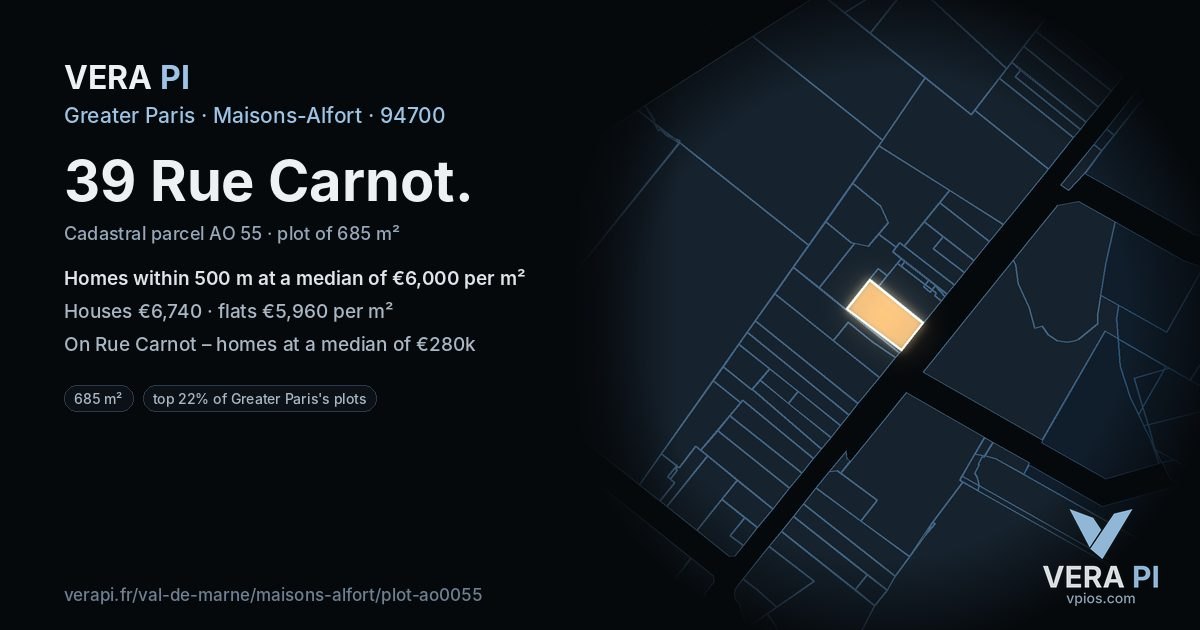 39 Rue Carnot, Maisons-Alfort at night – the plot lit, the parcels around coloured by the prices near them