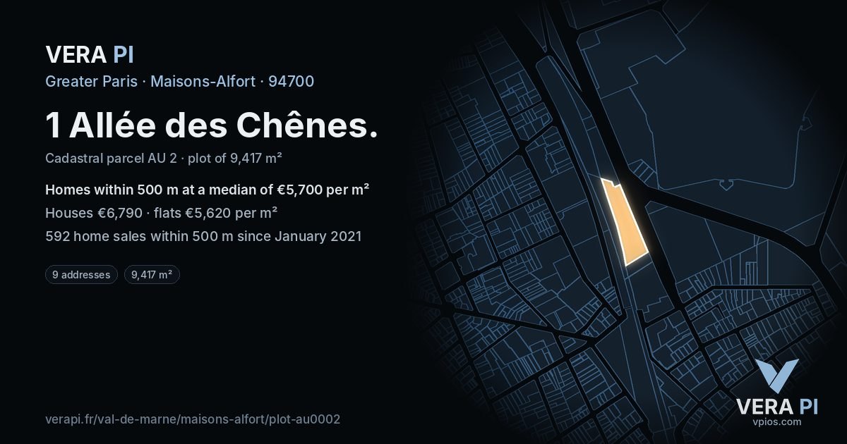 1 Allée des Chênes, Maisons-Alfort at night – the plot lit, the parcels around coloured by the prices near them