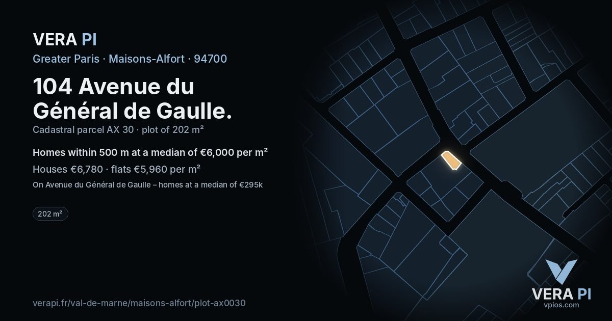 104 Avenue du Général de Gaulle, Maisons-Alfort at night – the plot lit, the parcels around coloured by the prices near them