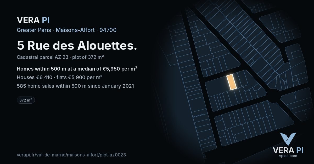 5 Rue des Alouettes, Maisons-Alfort at night – the plot lit, the parcels around coloured by the prices near them