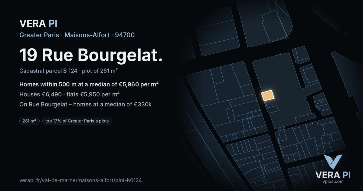 19 Rue Bourgelat, Maisons-Alfort at night – the plot lit, the parcels around coloured by the prices near them
