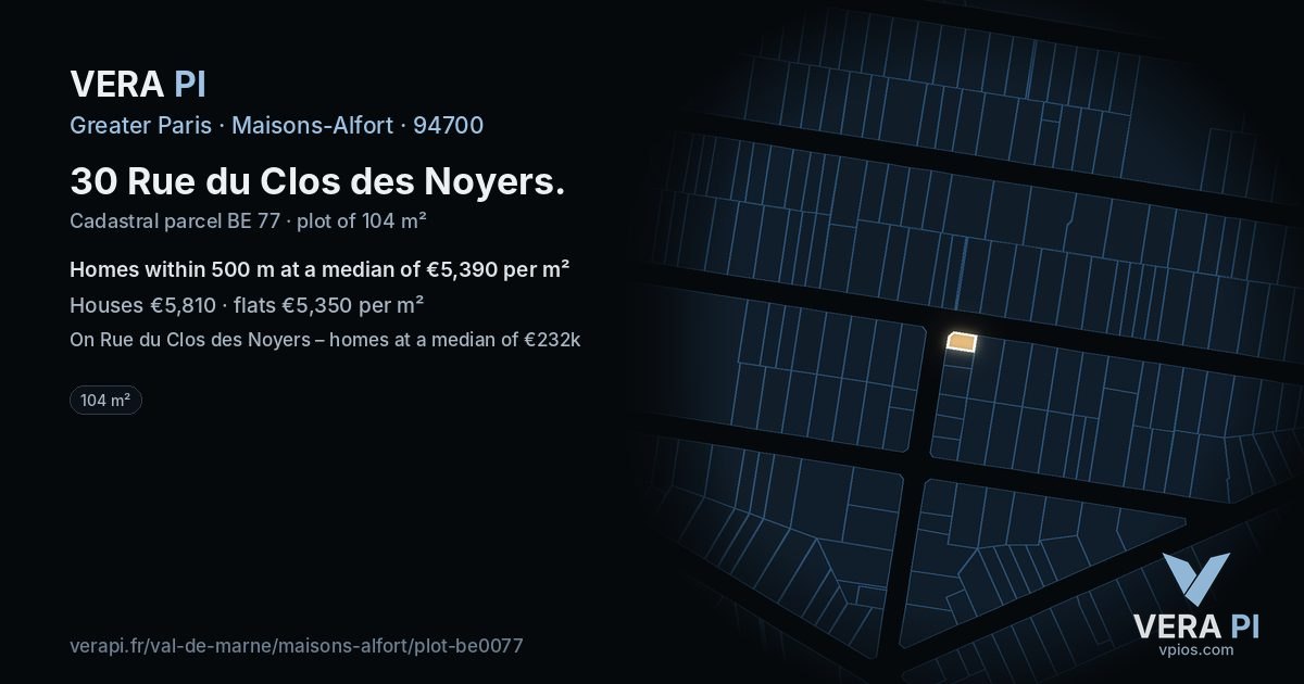 30 Rue du Clos des Noyers, Maisons-Alfort at night – the plot lit, the parcels around coloured by the prices near them